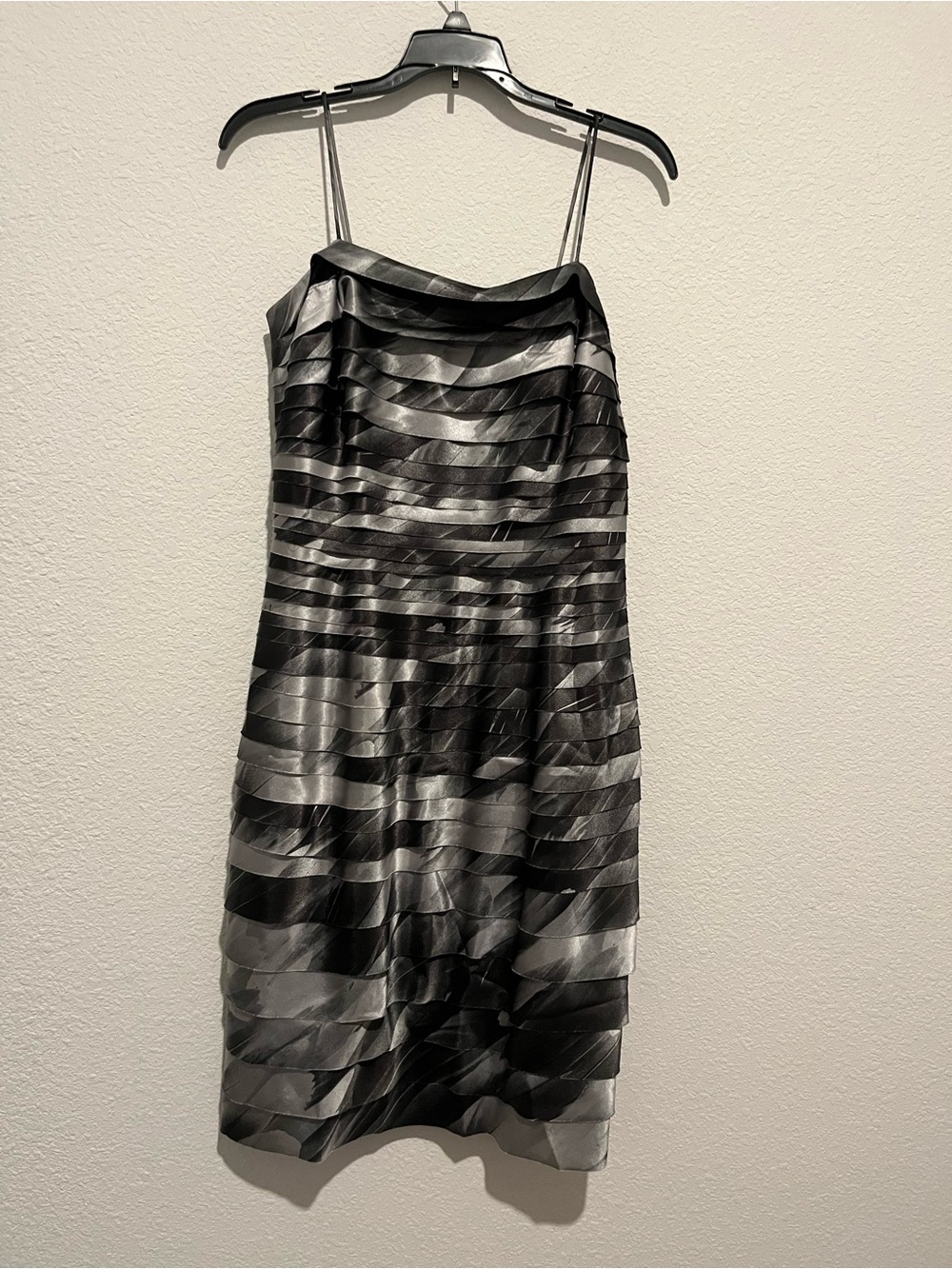 Cache Shades Gray Satin Bandage Tiered Cocktail Dress Size 6